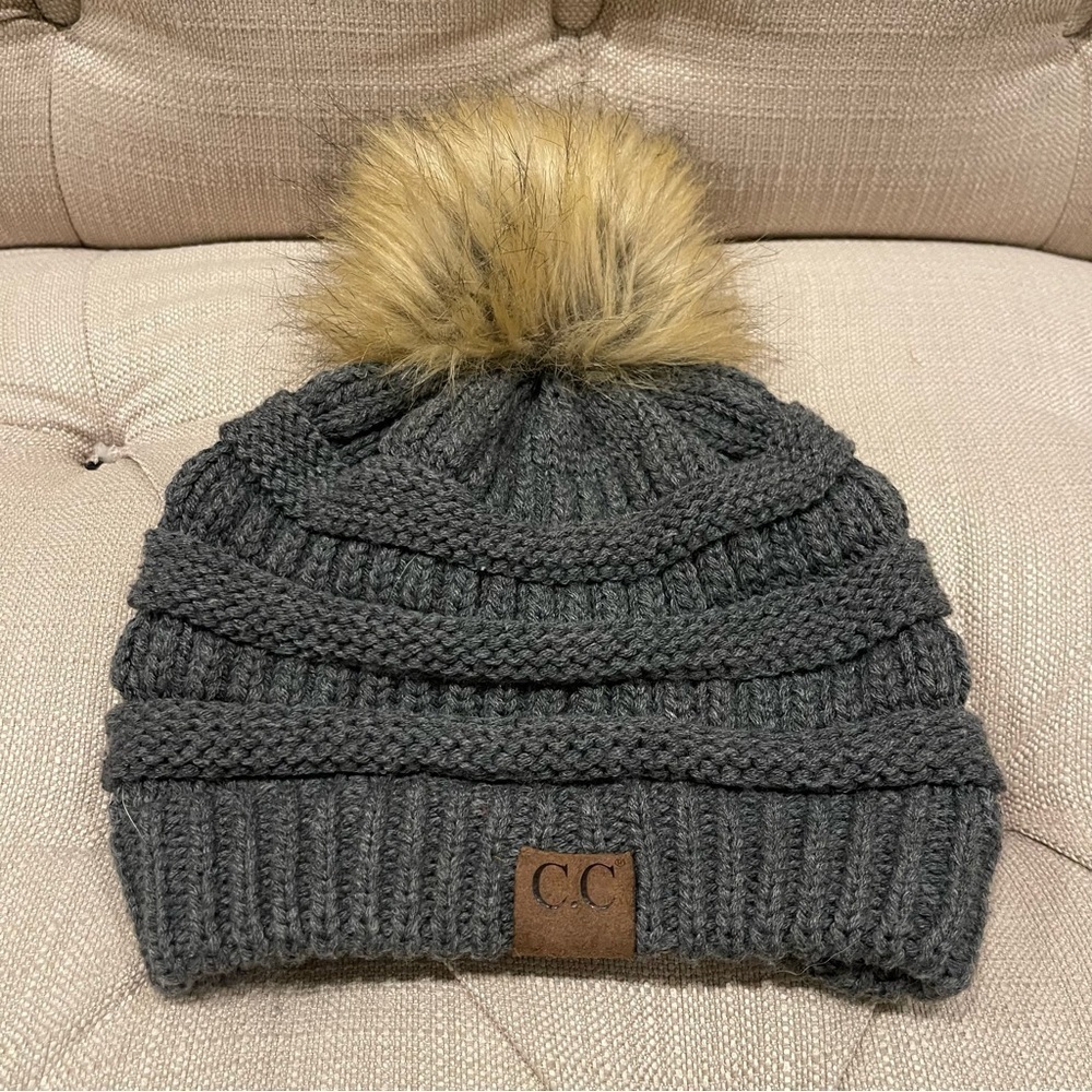 C.C. Exclusives Gray Knit Beanie Hat W Pom Pom One Size